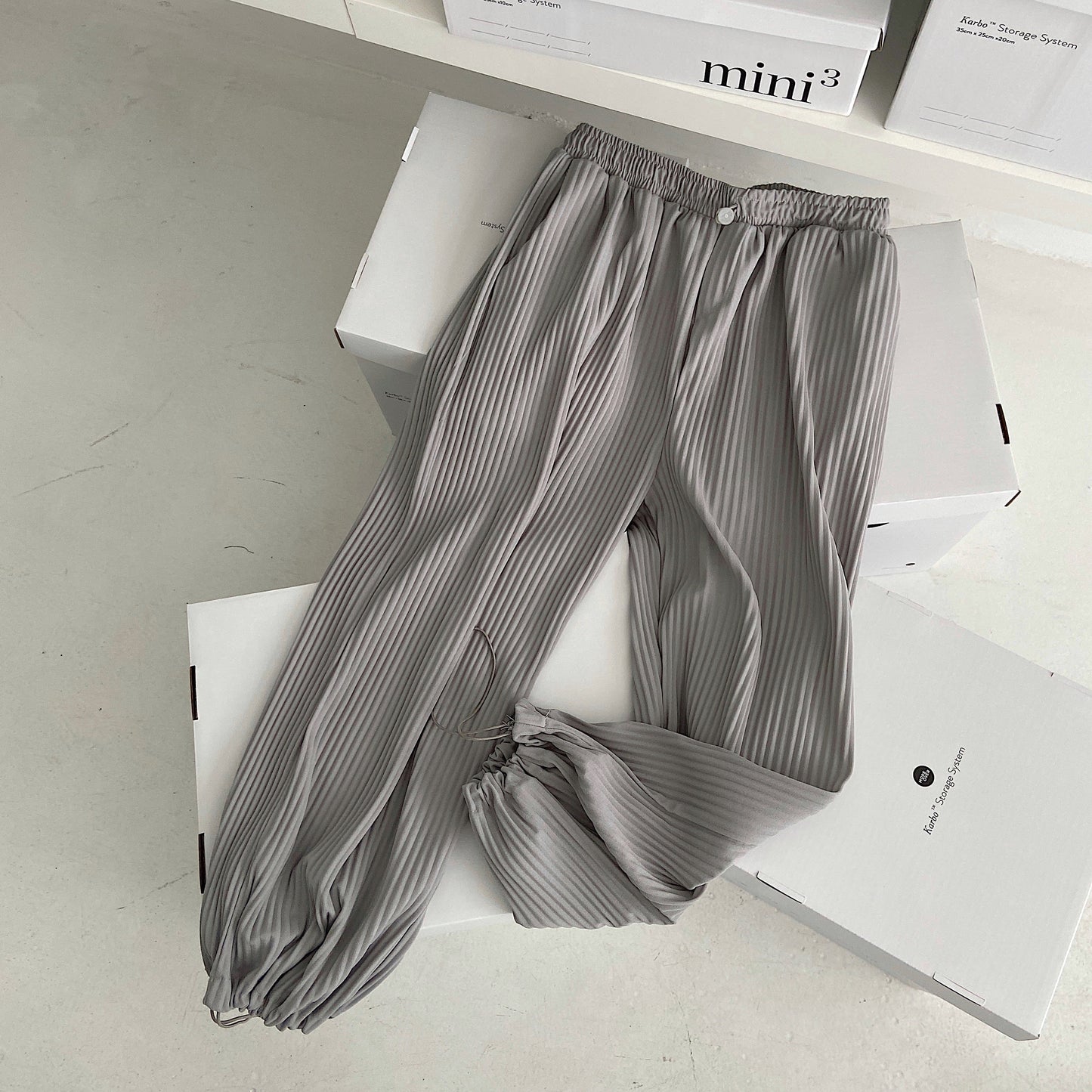 RT No. 2074 DRAWSTRING PLEATED SWEATPANTS