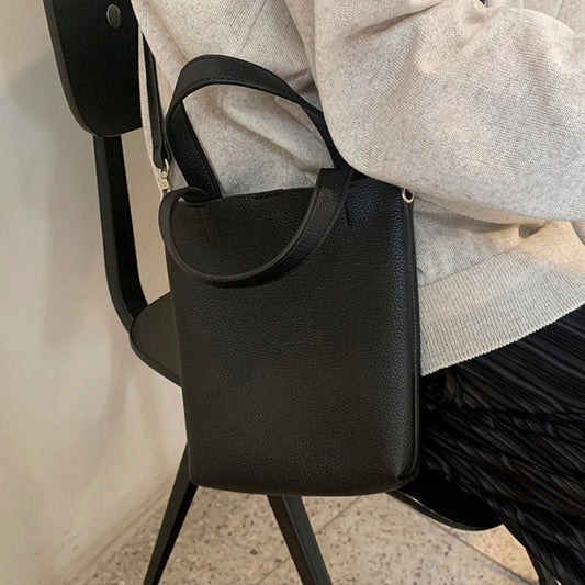 SMALL SQUARE SHOULDER BAG