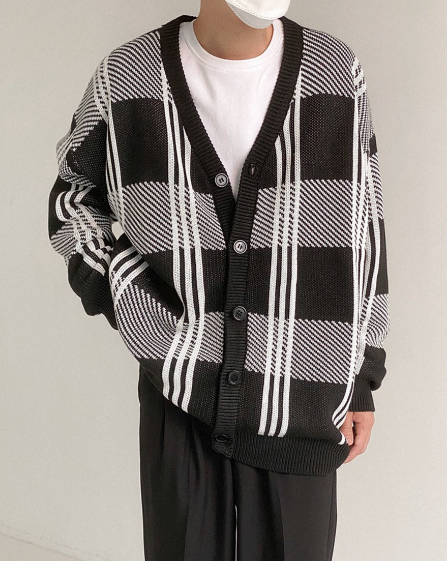 RT No. 5310 BLACK PLAID KNITTED CARDIGAN