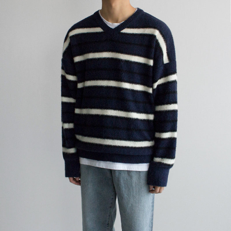 RT No. 3413 STRIPED V-NECK SWEATER